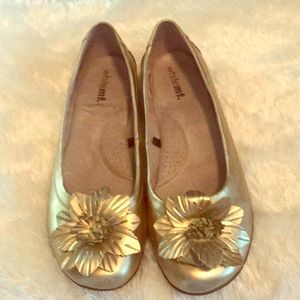 Women’s White Mt. gold flats